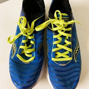 Size 10 wide mens - Saucony Kinvara 20169-4 running tennis shoes